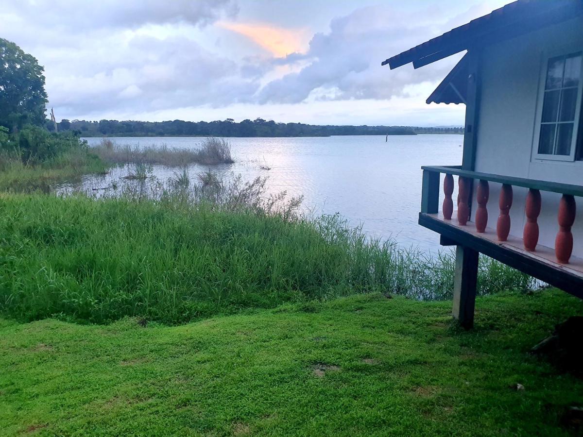 Cabana'S On Gatun Lake In Arenosa Hotel Exterior photo