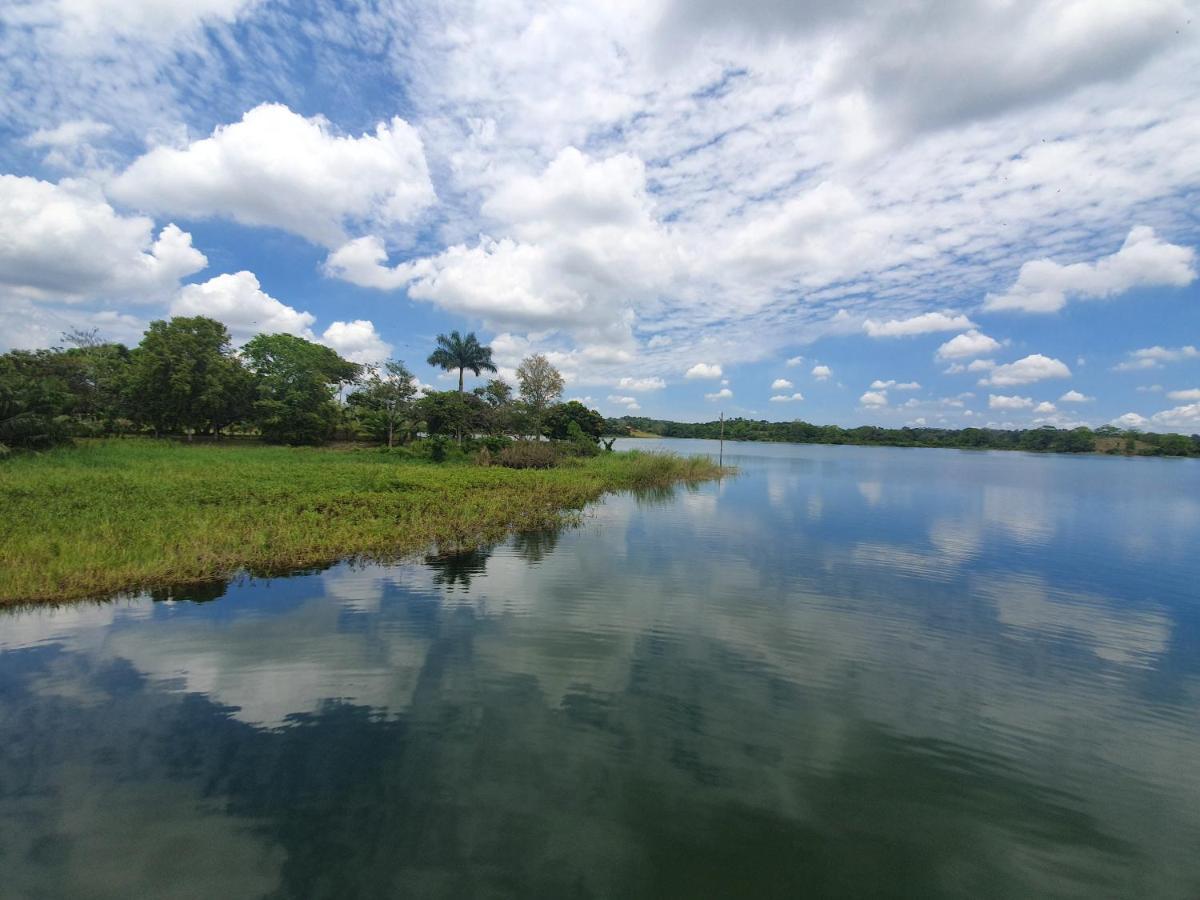 Cabana'S On Gatun Lake In Arenosa Hotel Exterior photo